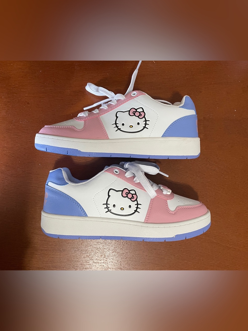Hello Kitty Women's Pink & Blue Casual Court Sneakers Size 8 Lace Color Block